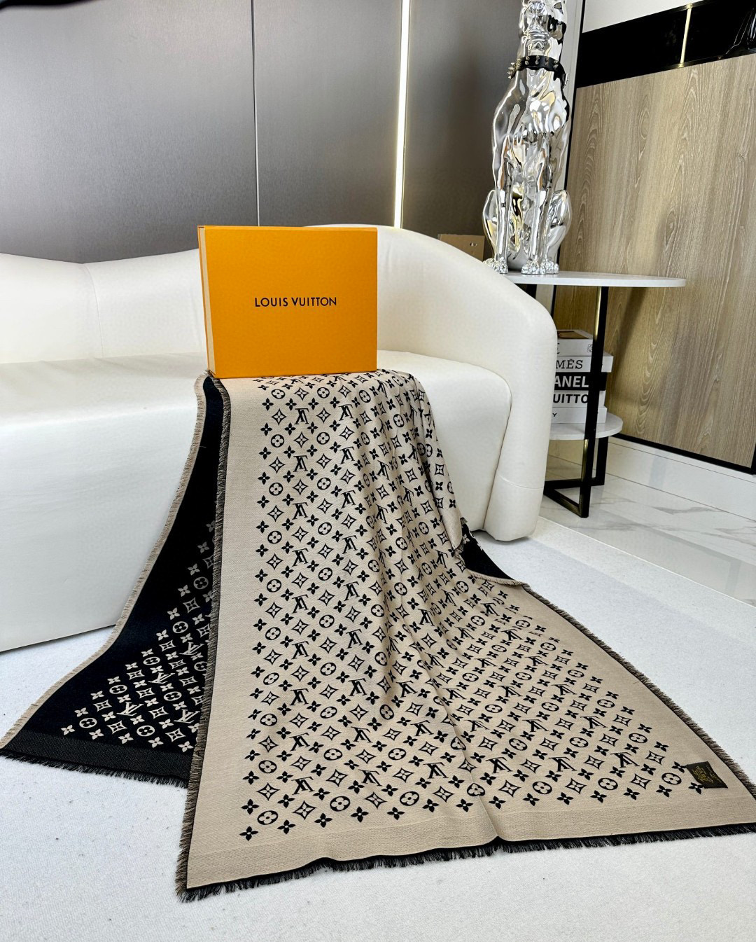 Louis Vuitton Scarves