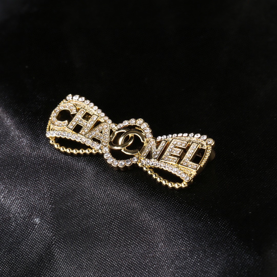 CHANEL Brooch