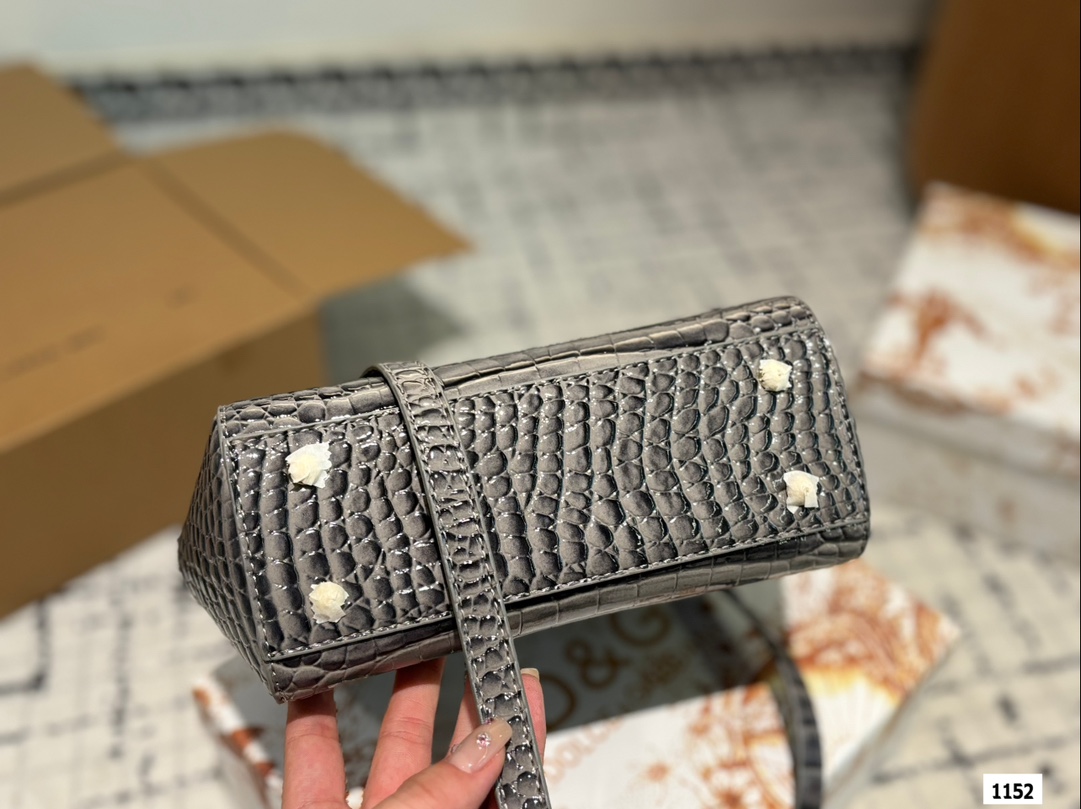 Dolce & Gabbana Handle Bag