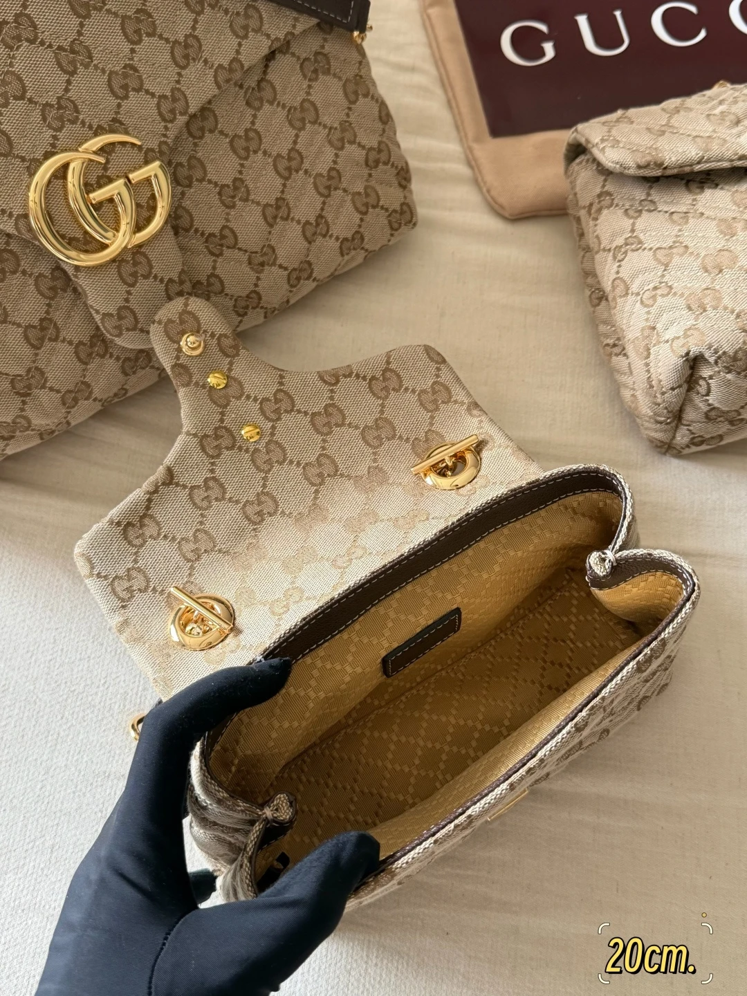 GG Marmont Mini Shoulder Bag