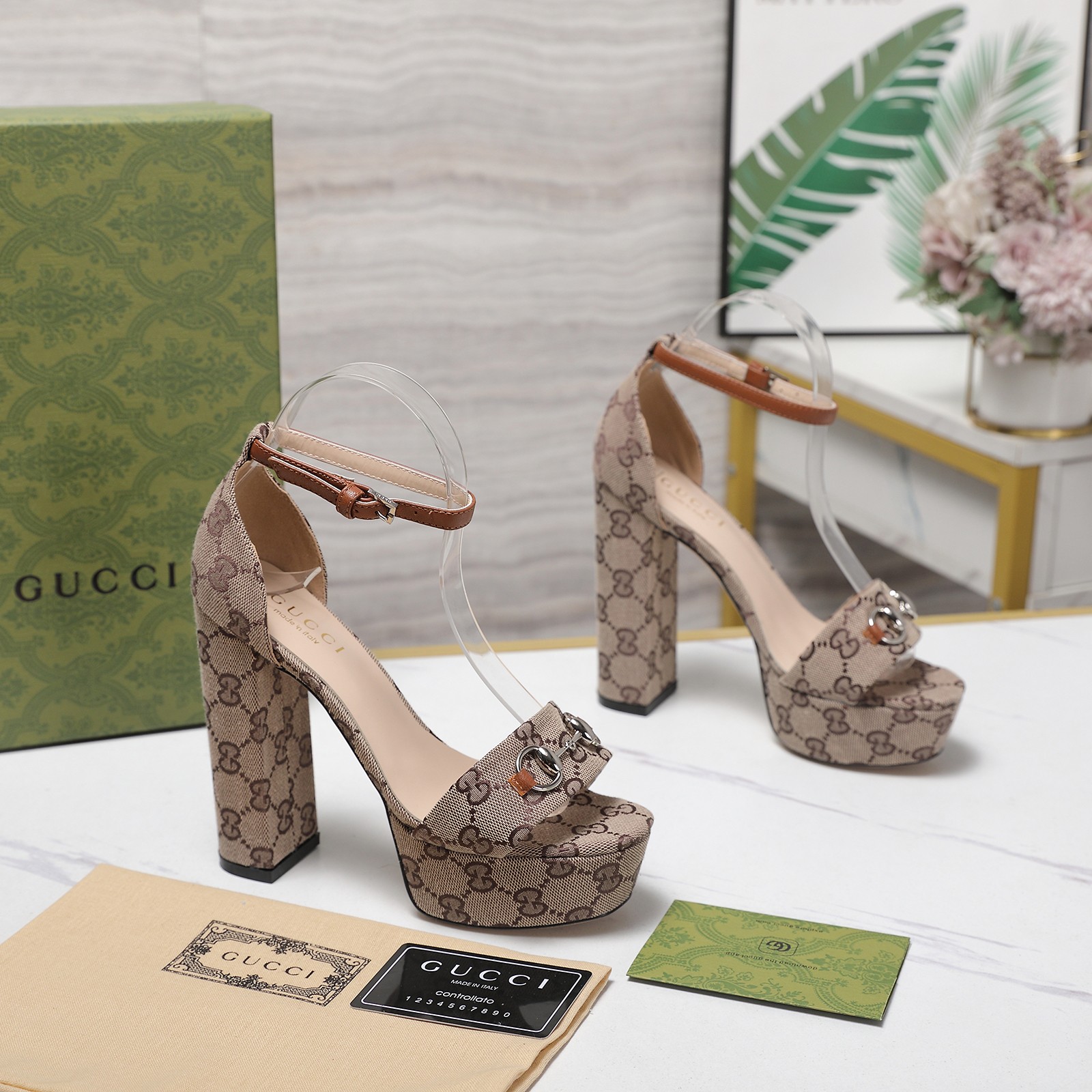 Gucci Square-toed platform high-heeled sandals