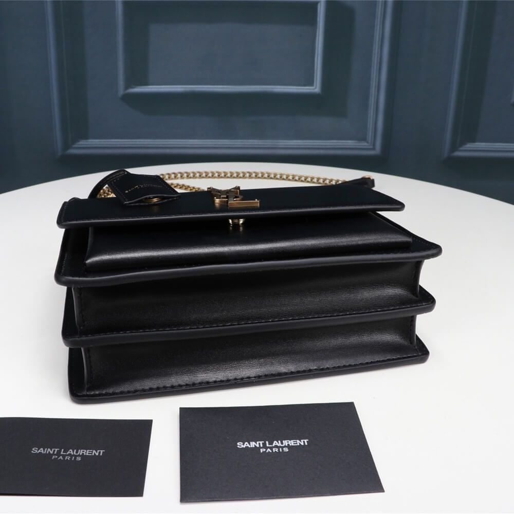 SUNSET MEDIUM CHAIN BAG IN SMOOTH LEATHER