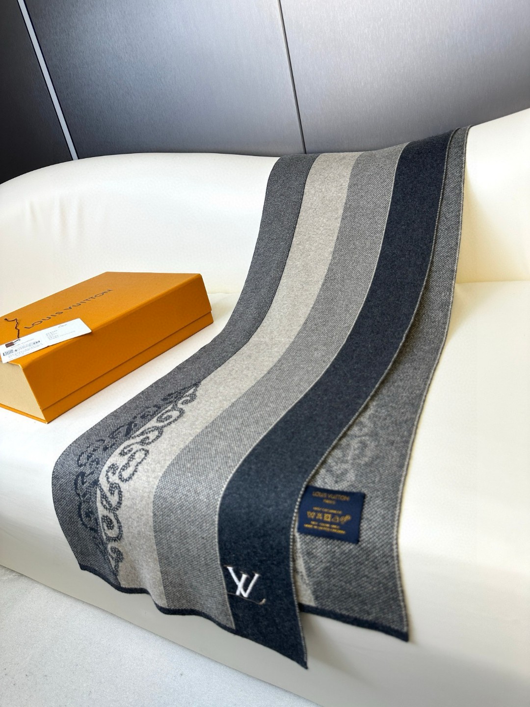 Louis Vuitton Scarves
