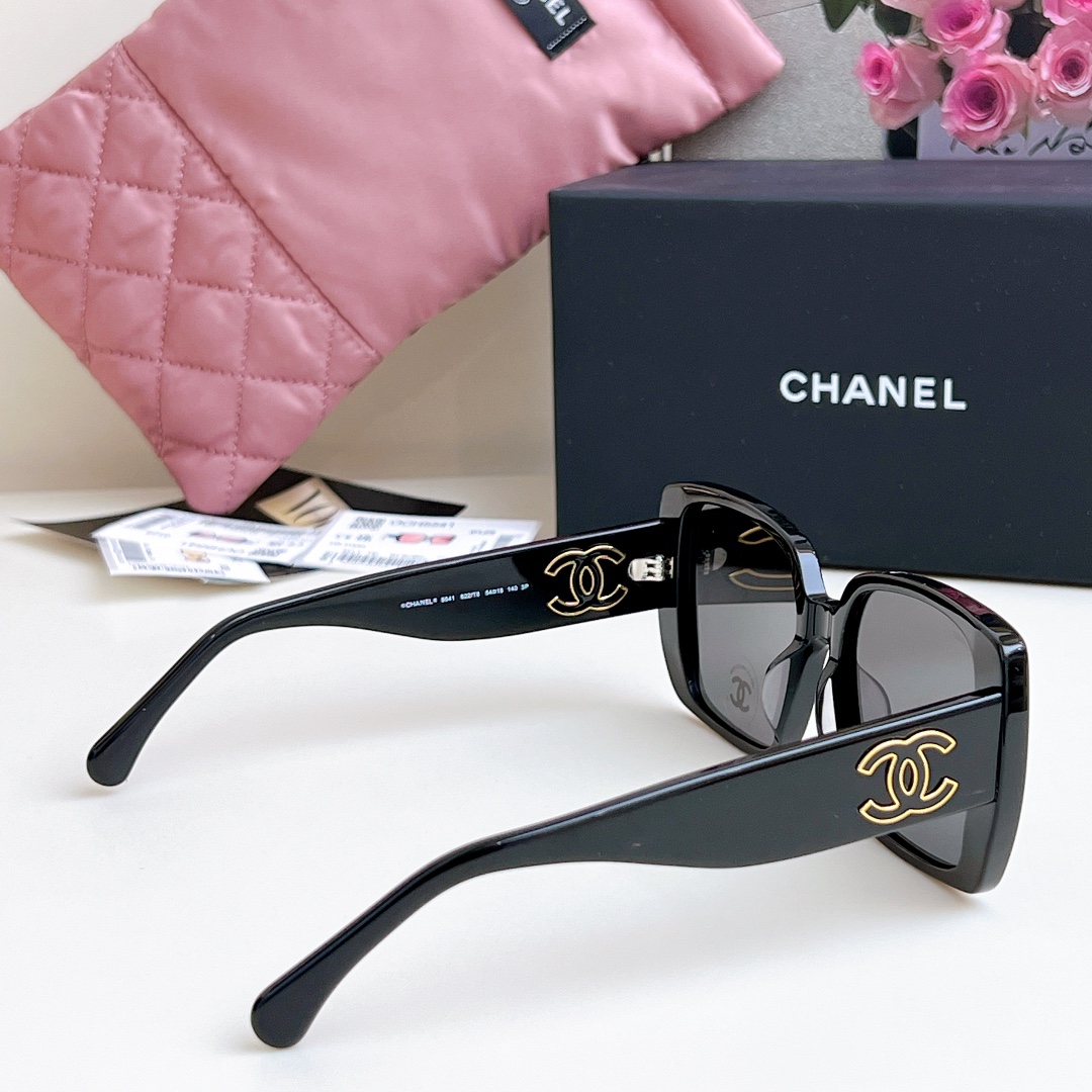 Chanel Sunglass