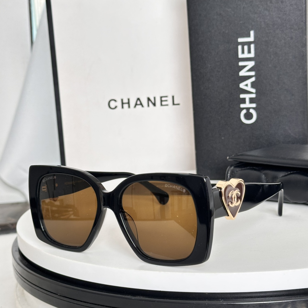 Chanel Sunglass