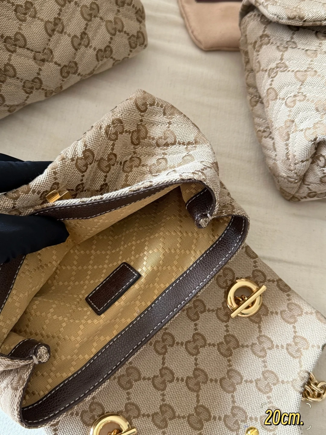 GG Marmont Mini Shoulder Bag