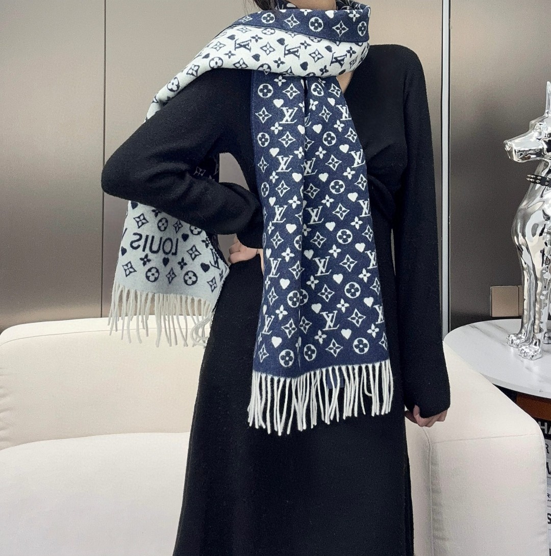 Louis Vuitton Scarves