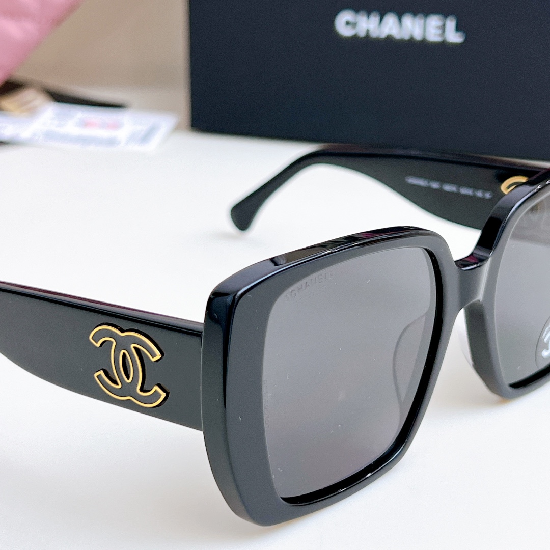 Chanel Sunglass