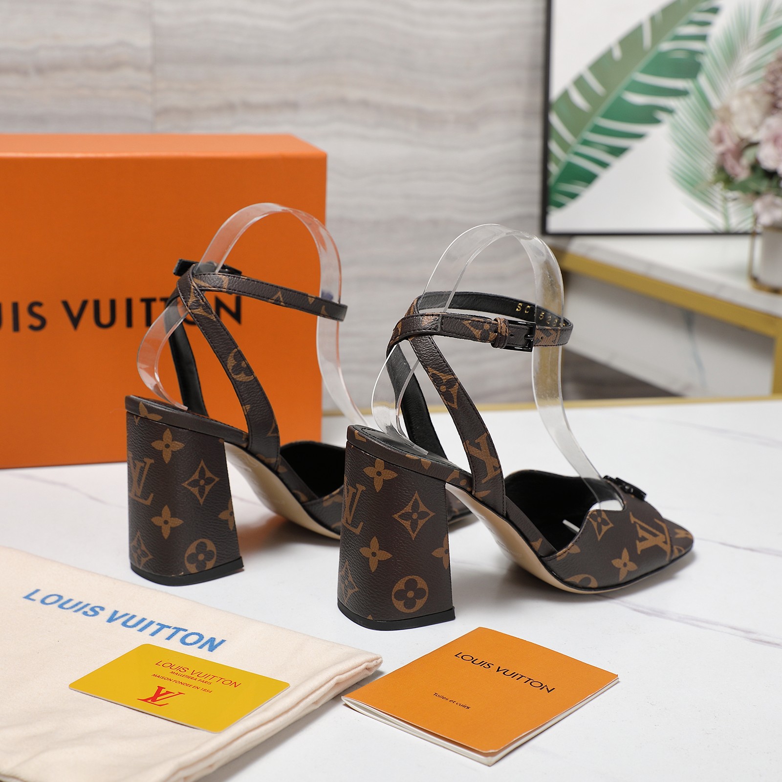 Louis vuiteeon LV X TM
