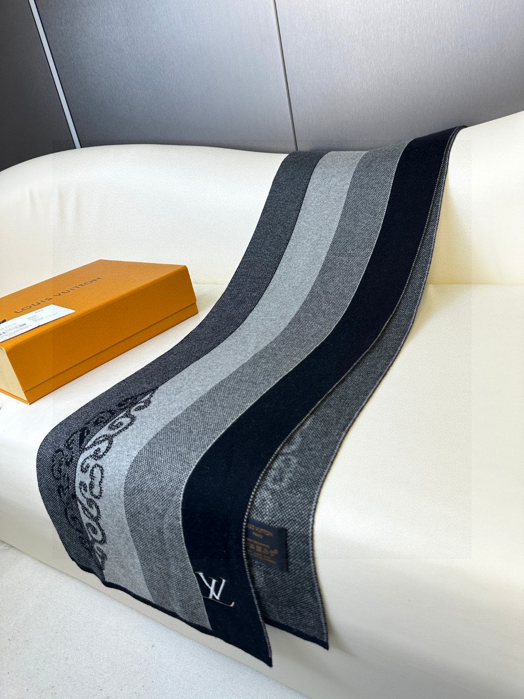 Louis Vuitton Scarves