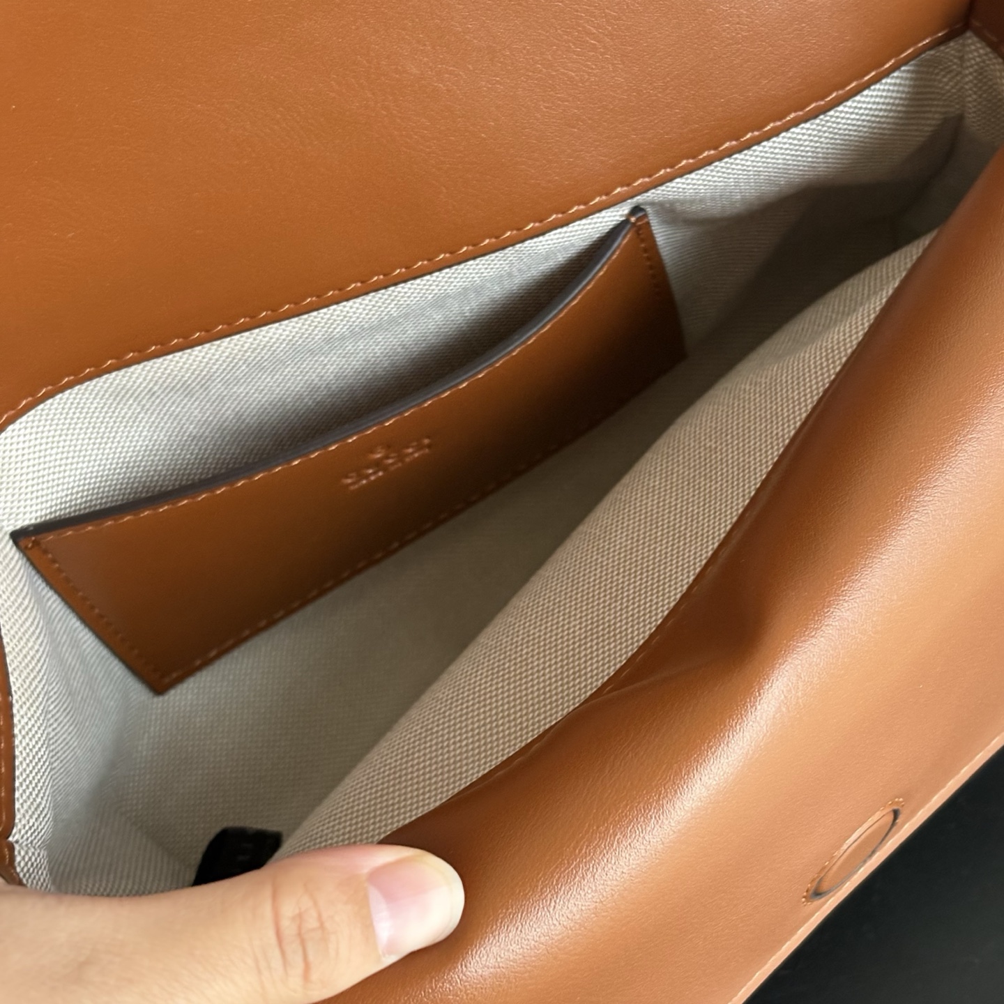 Gucci Embossing Chain Bag
