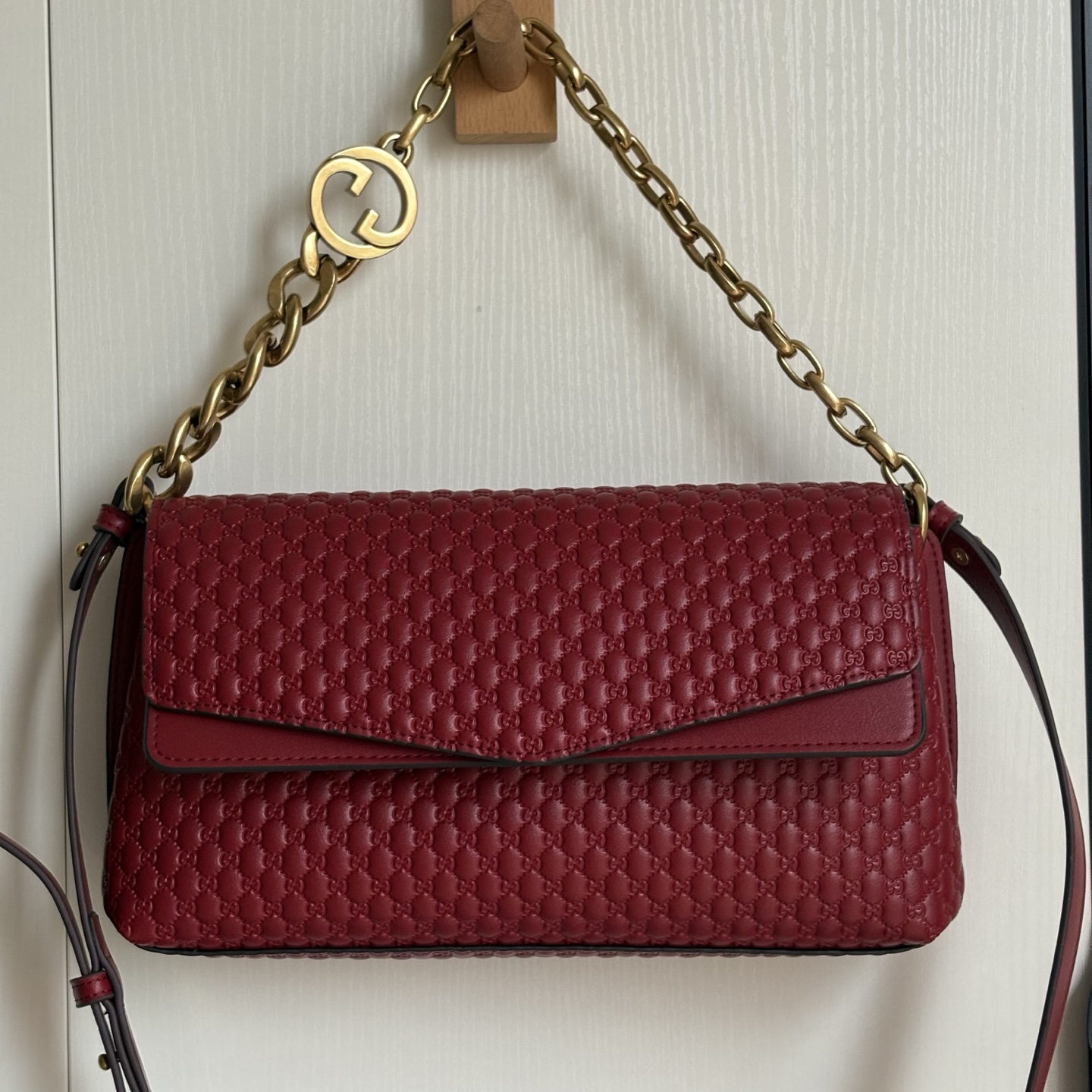 Gucci Embossing Chain Bag