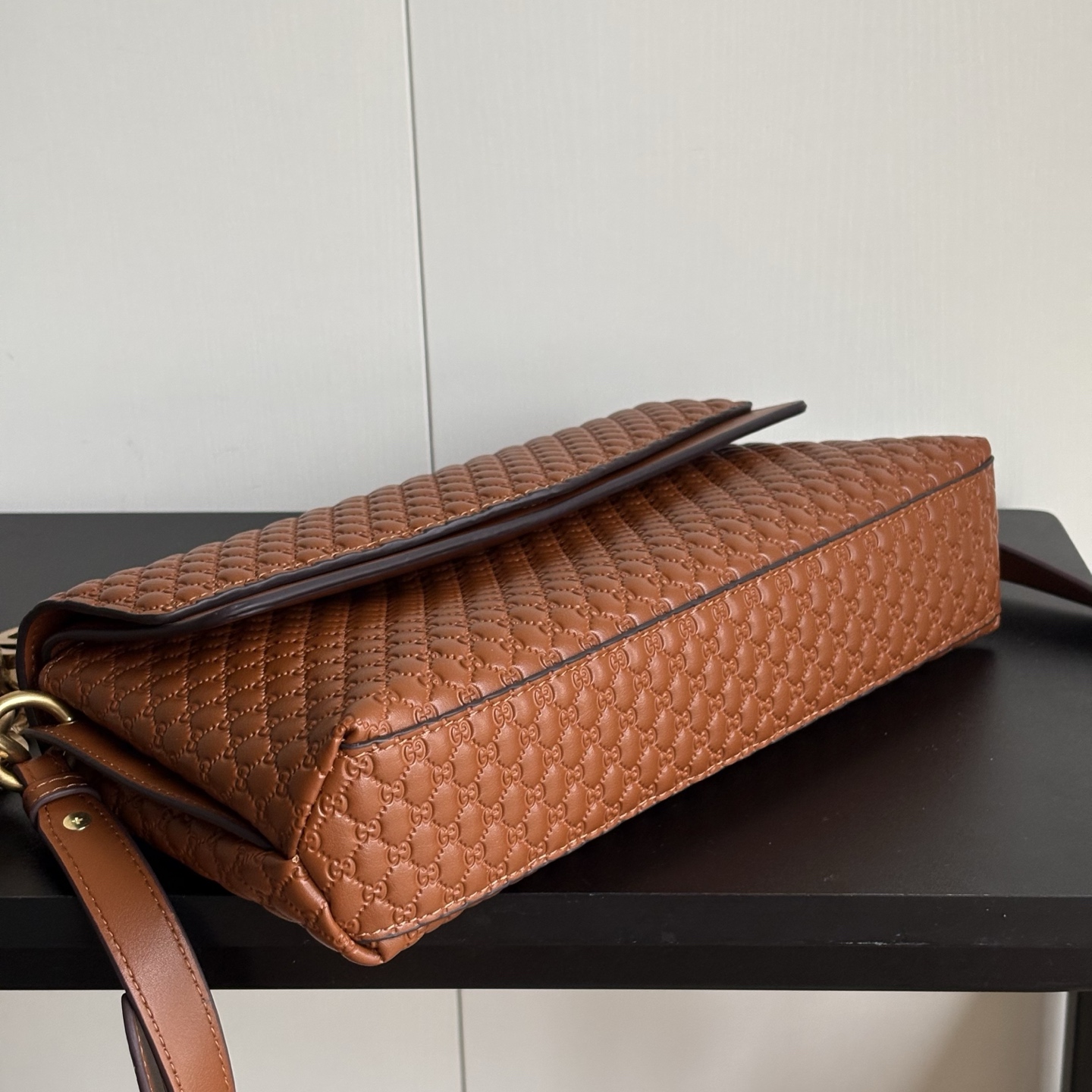 Gucci Embossing Chain Bag