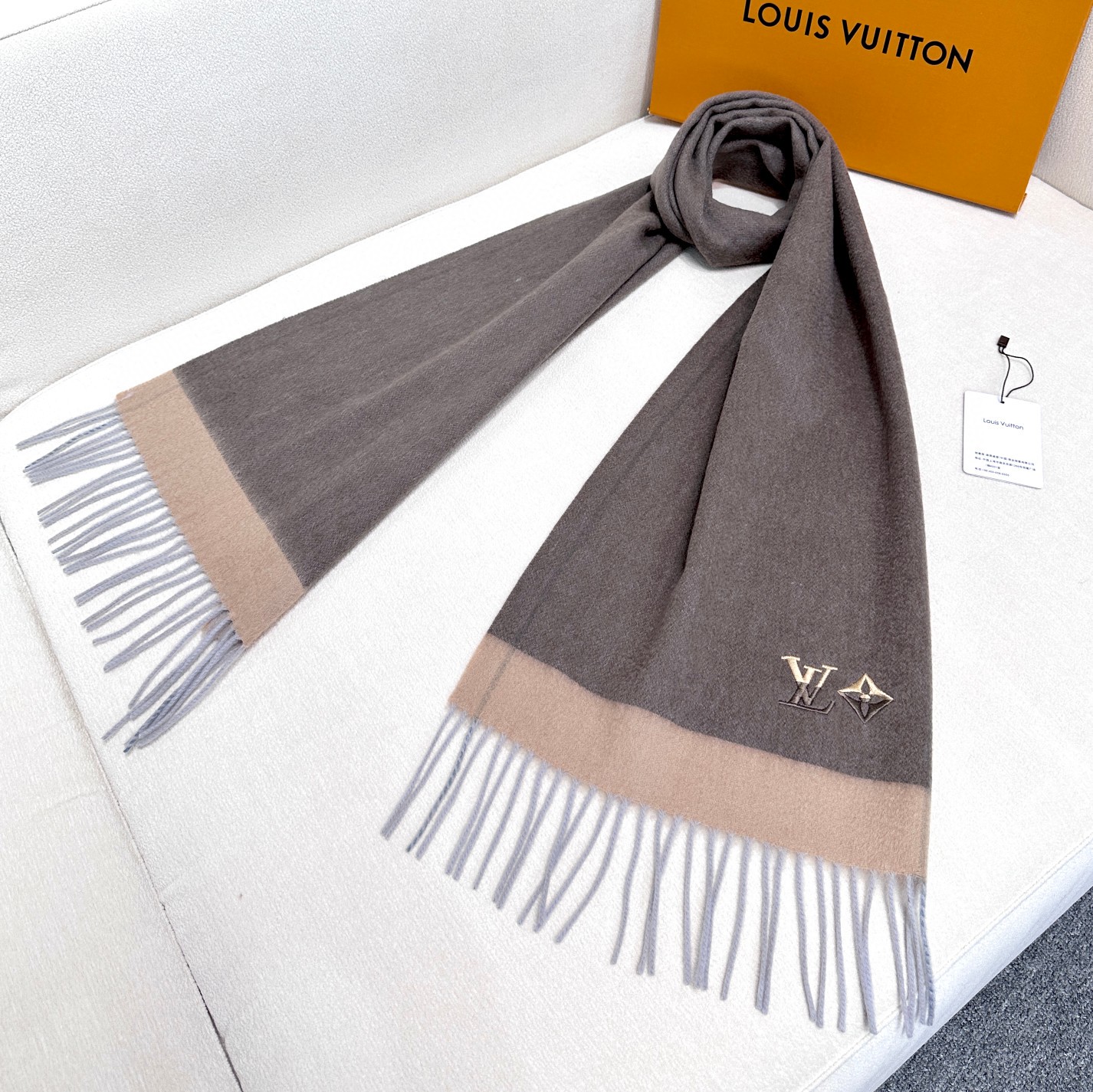 Louis Vuitton Scarves