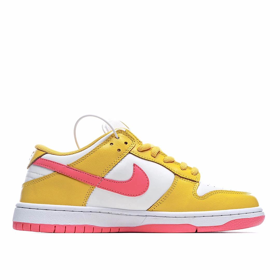 Nike Dunk Low "SAMBA 2020 Edition Low-Top Sneakers