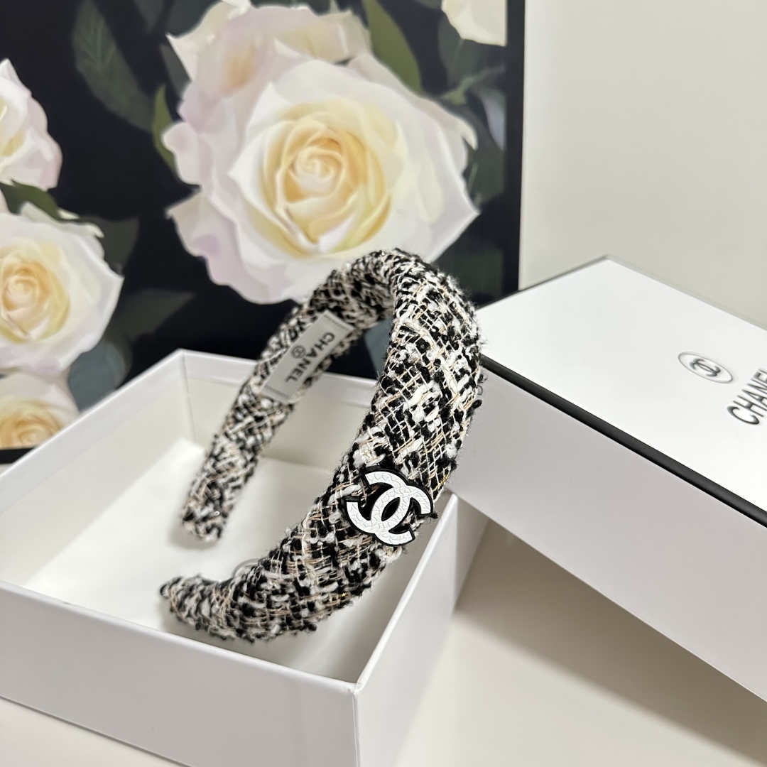 Chanel hair band
