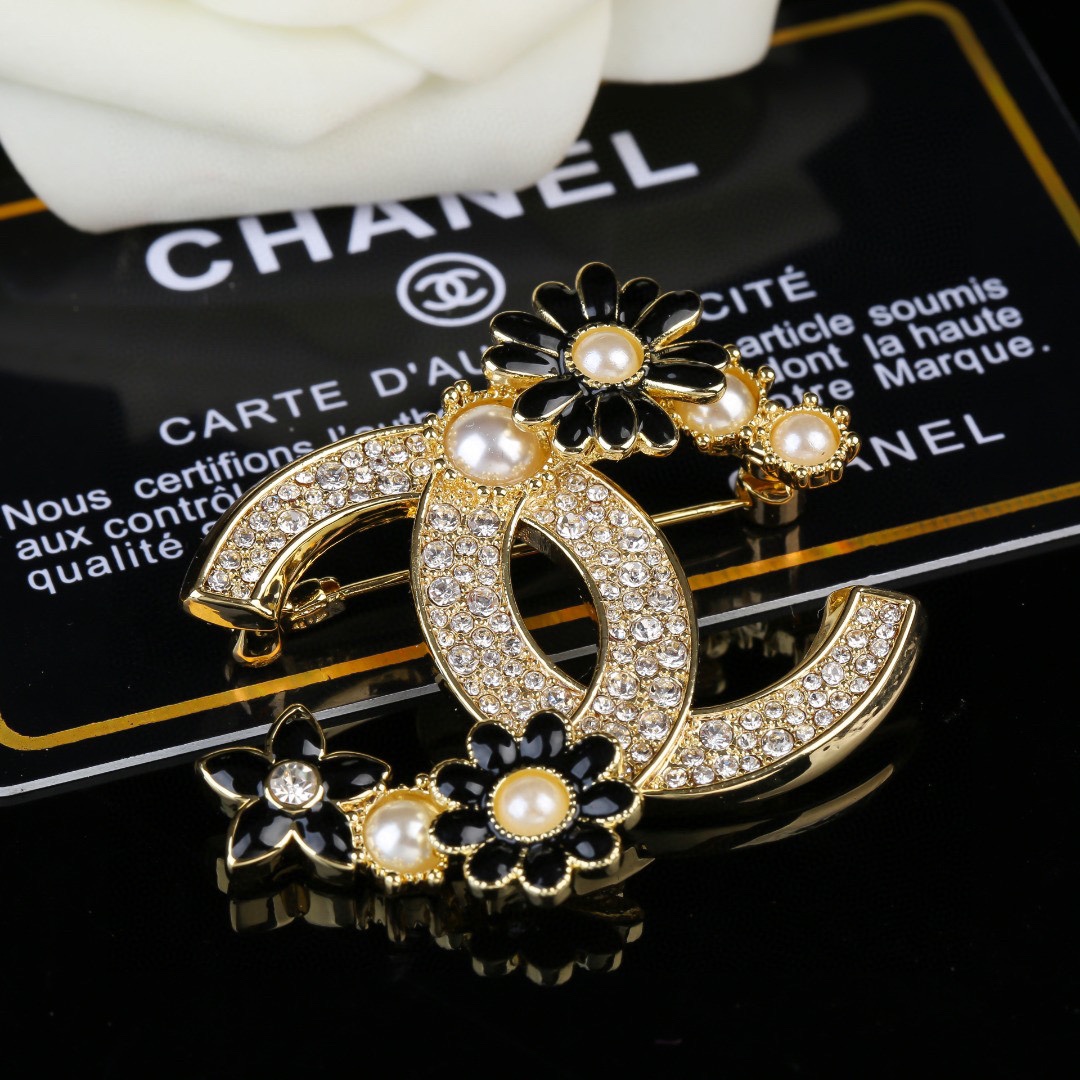 CHANEL Brooch