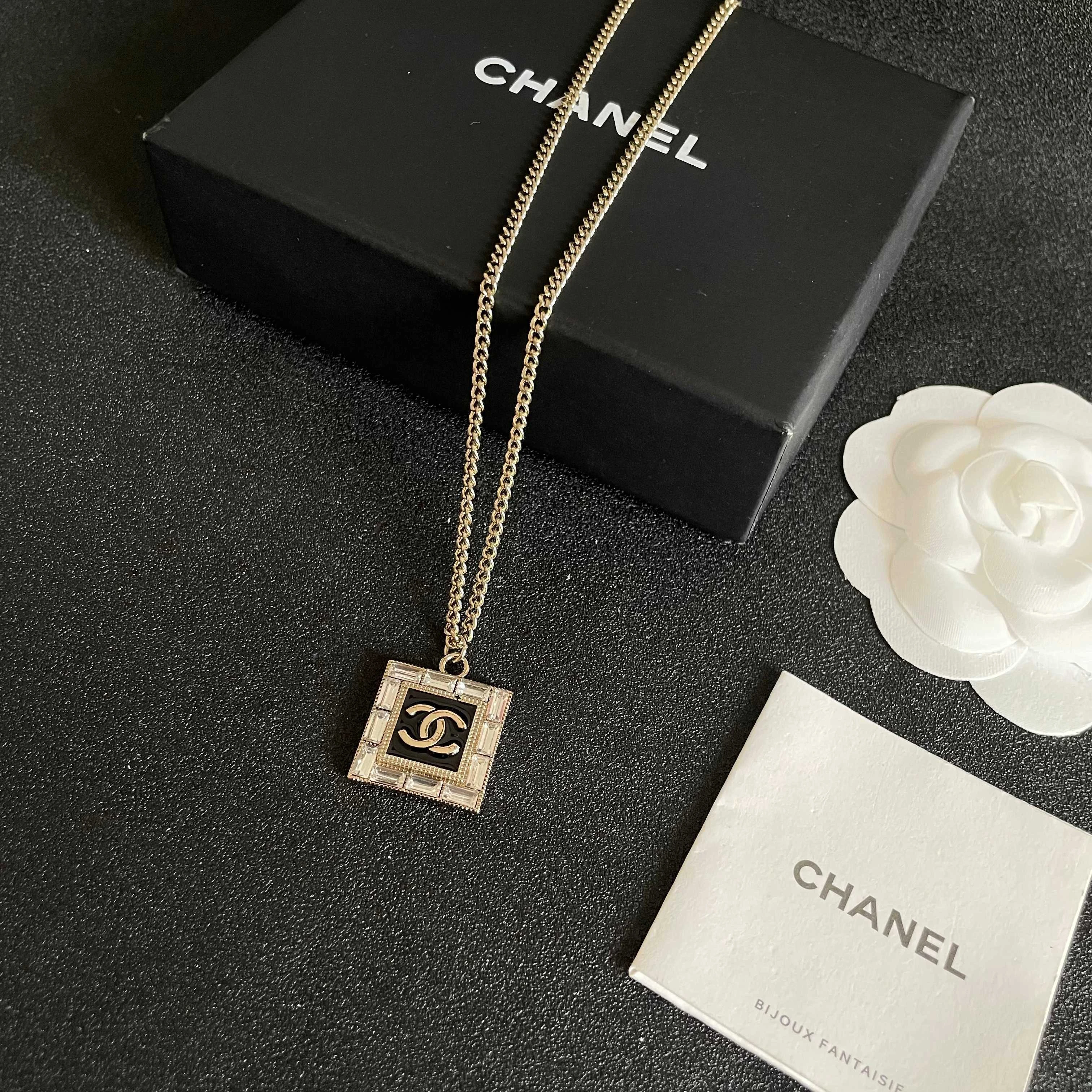 Chanel Earring