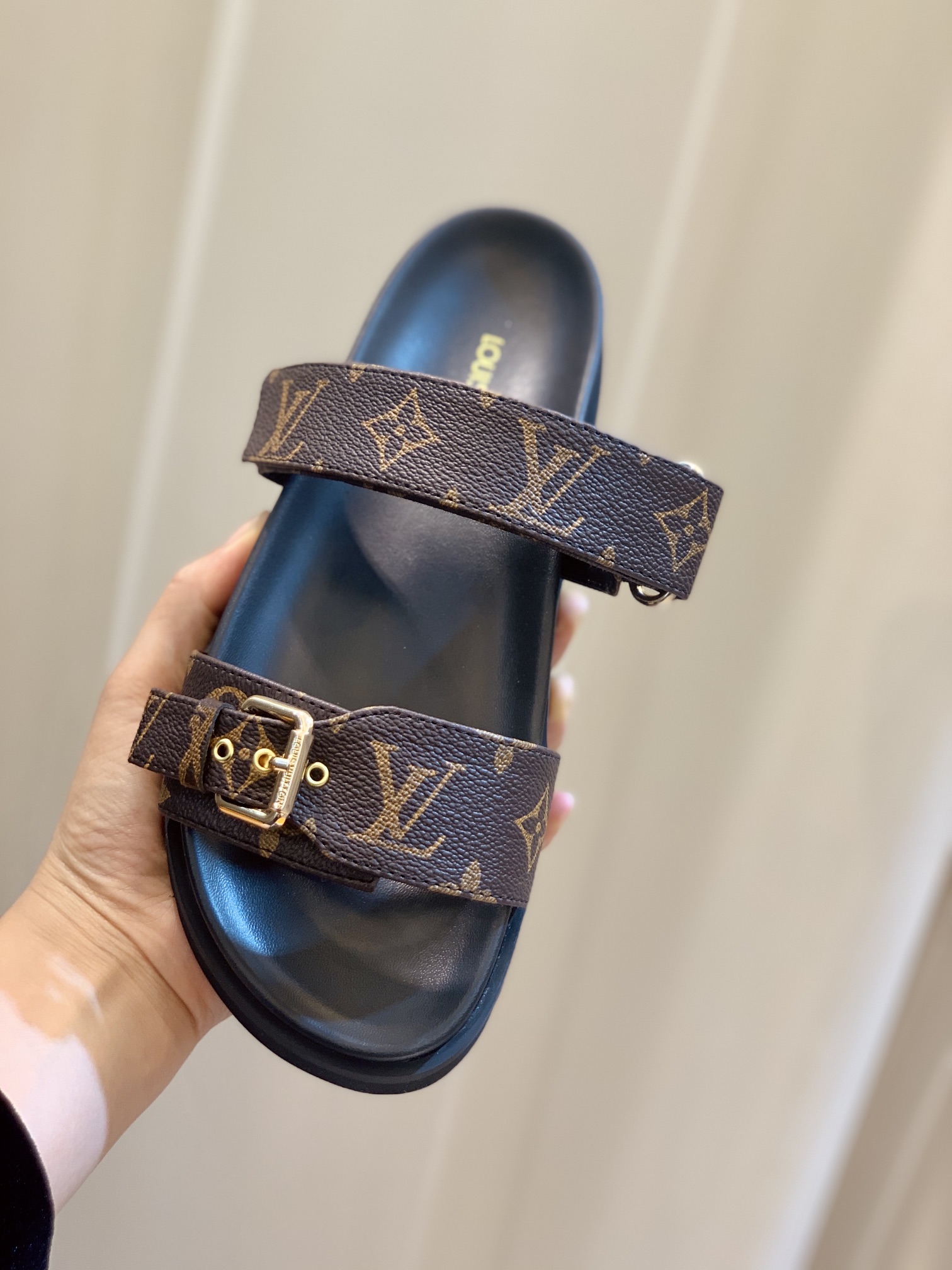 Louis Vuitton Slippers