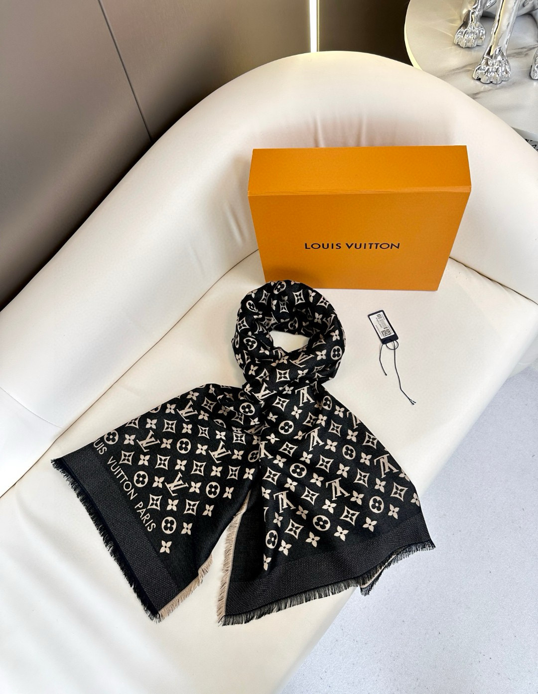 Louis Vuitton Scarves