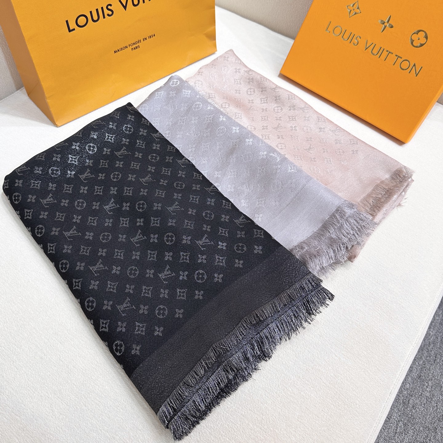 Louis Vuitton Scarves