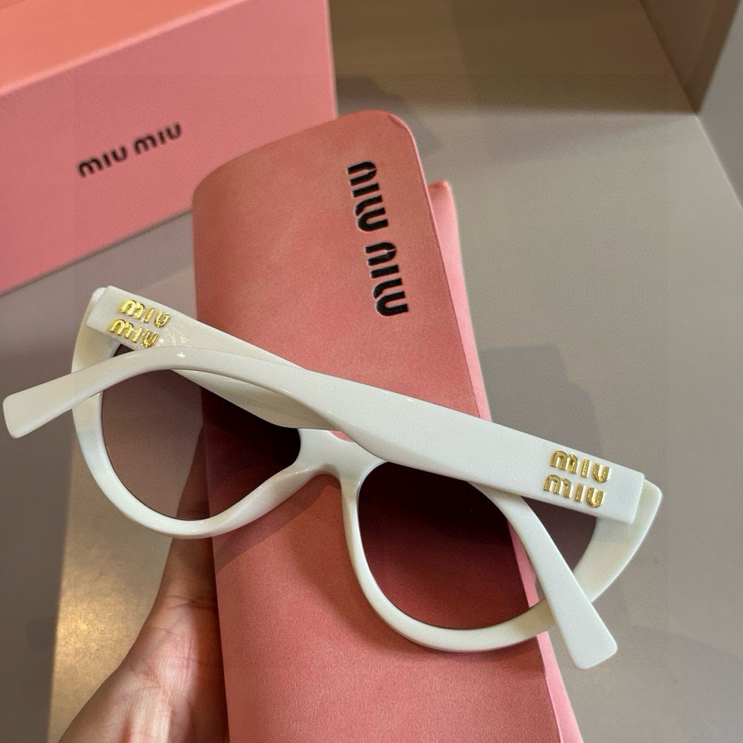 Miumiu Sunglass