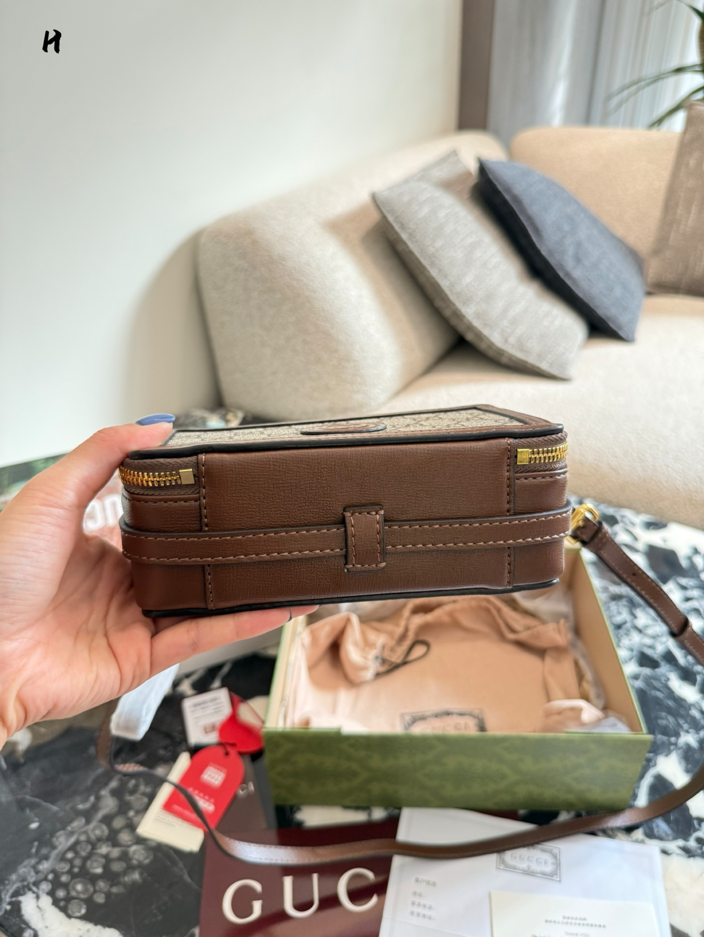Gucci GG Supreme Camera Bag