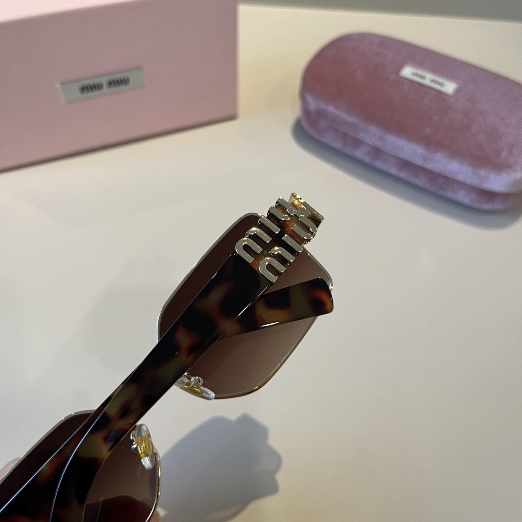 Miumiu Sunglass