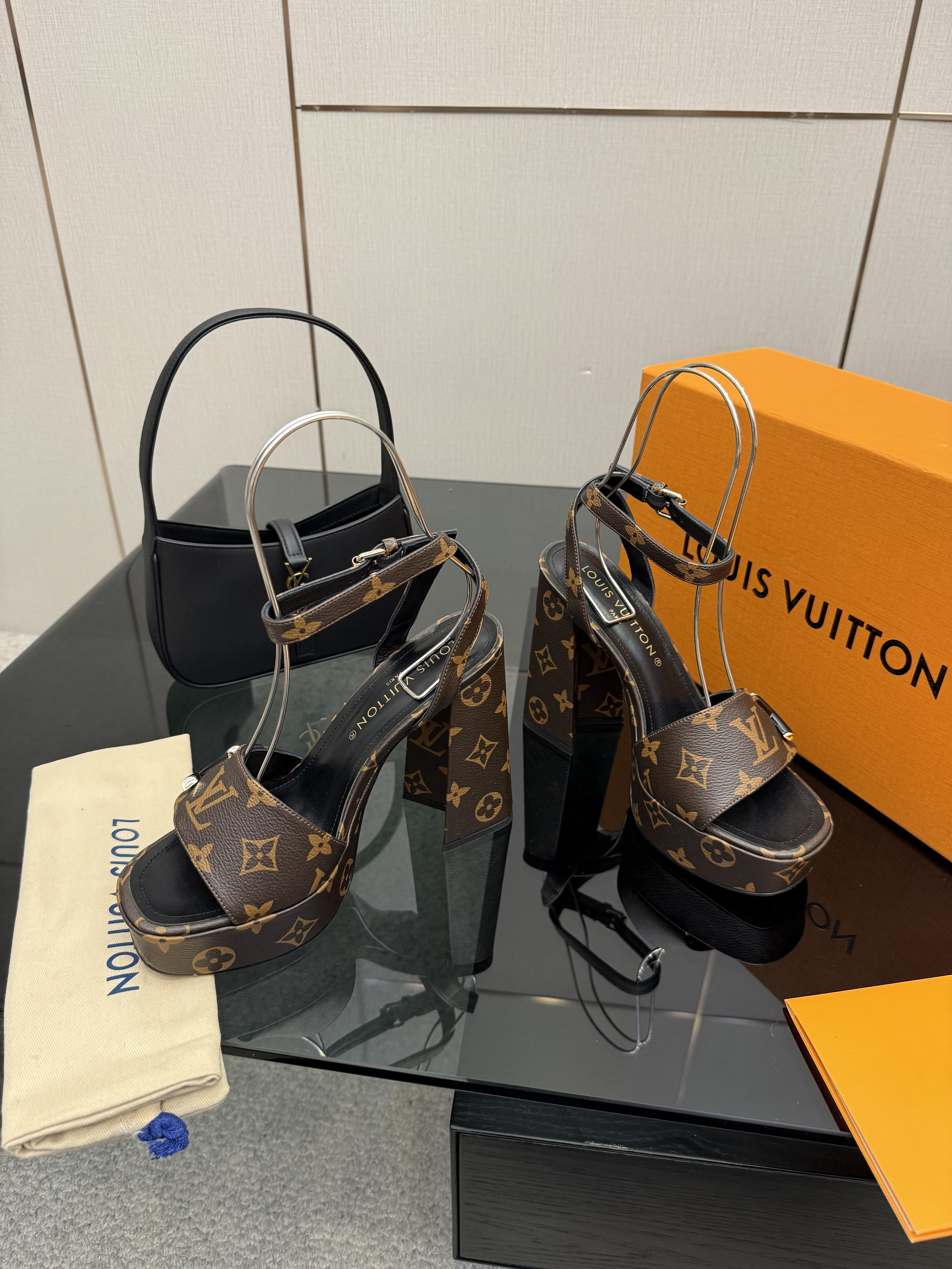 Louis Vuitton Square-toed sandals