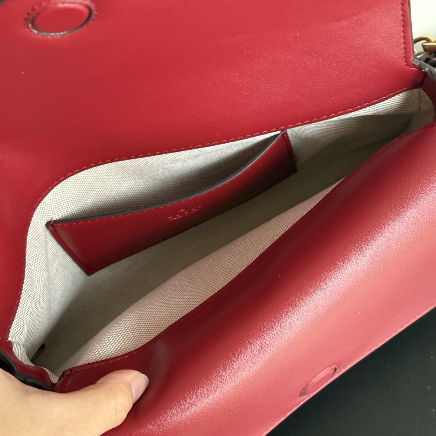 Gucci Embossing Chain Bag