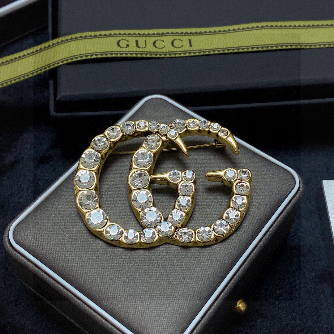 GUCCI BROOCH
