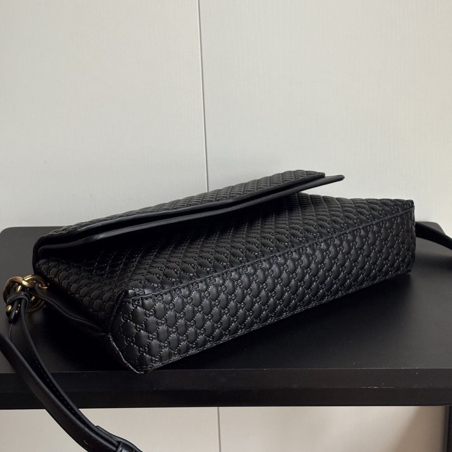 Gucci Embossing Chain Bag