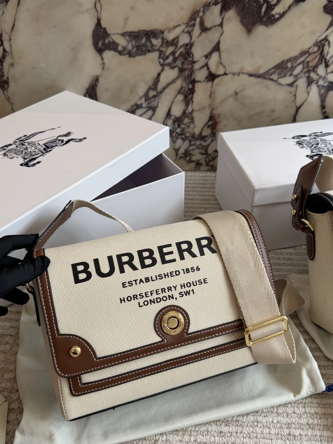 Burberry Horseferry
