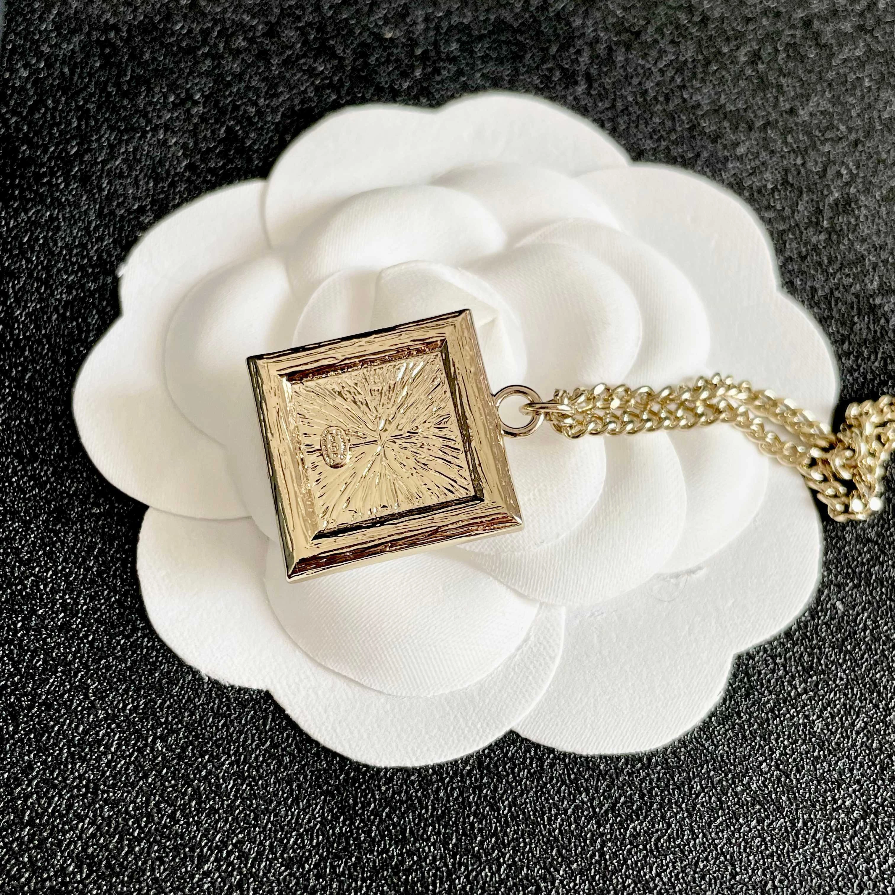 Chanel Earring