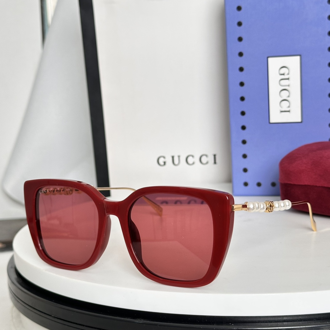 GG Pearls Sunglass