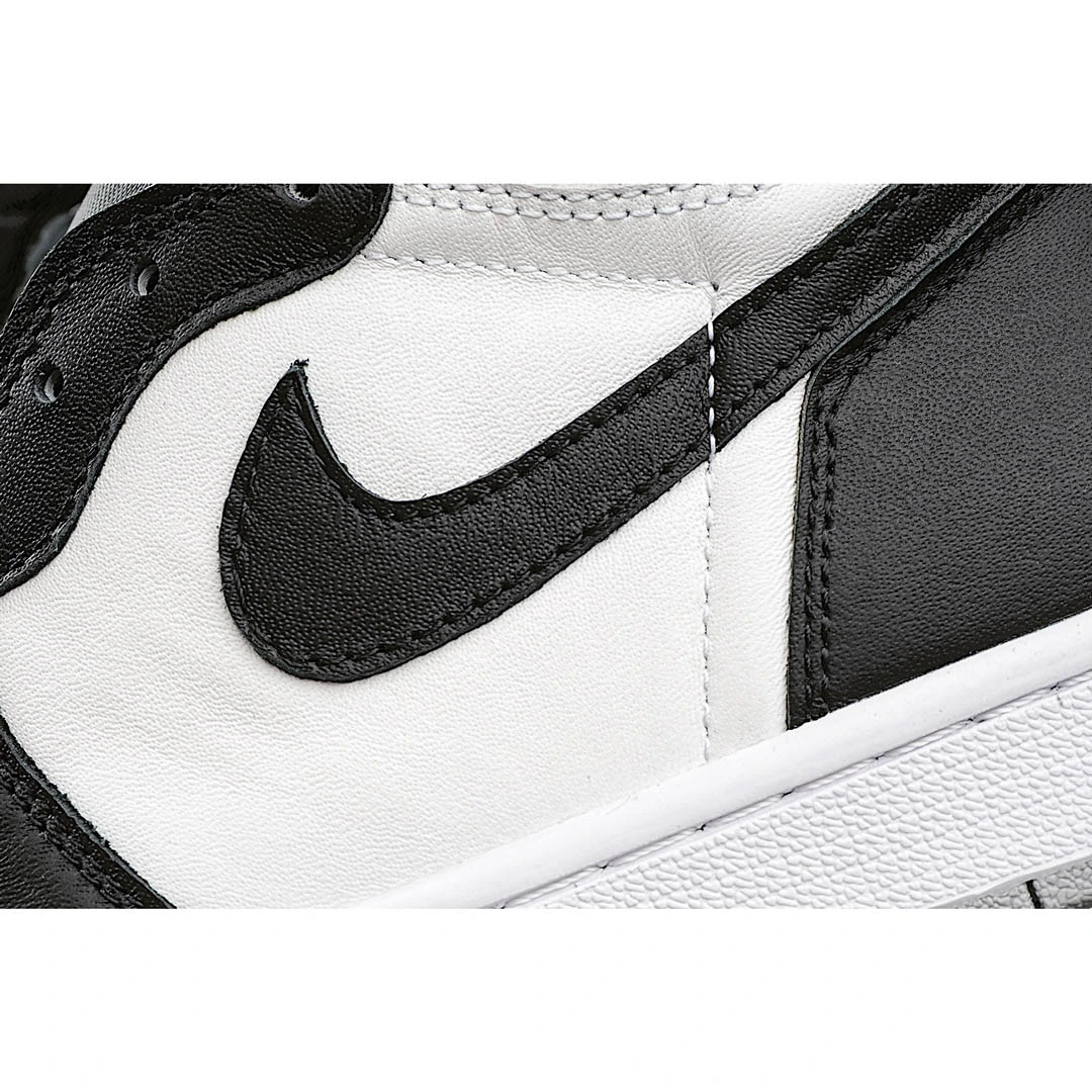 Air Jordan 1 Retro High OG 'Black/White'