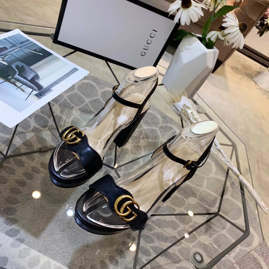 Gucci Bronze-colored sandals