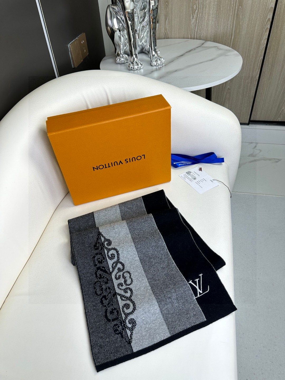 Louis Vuitton Scarves