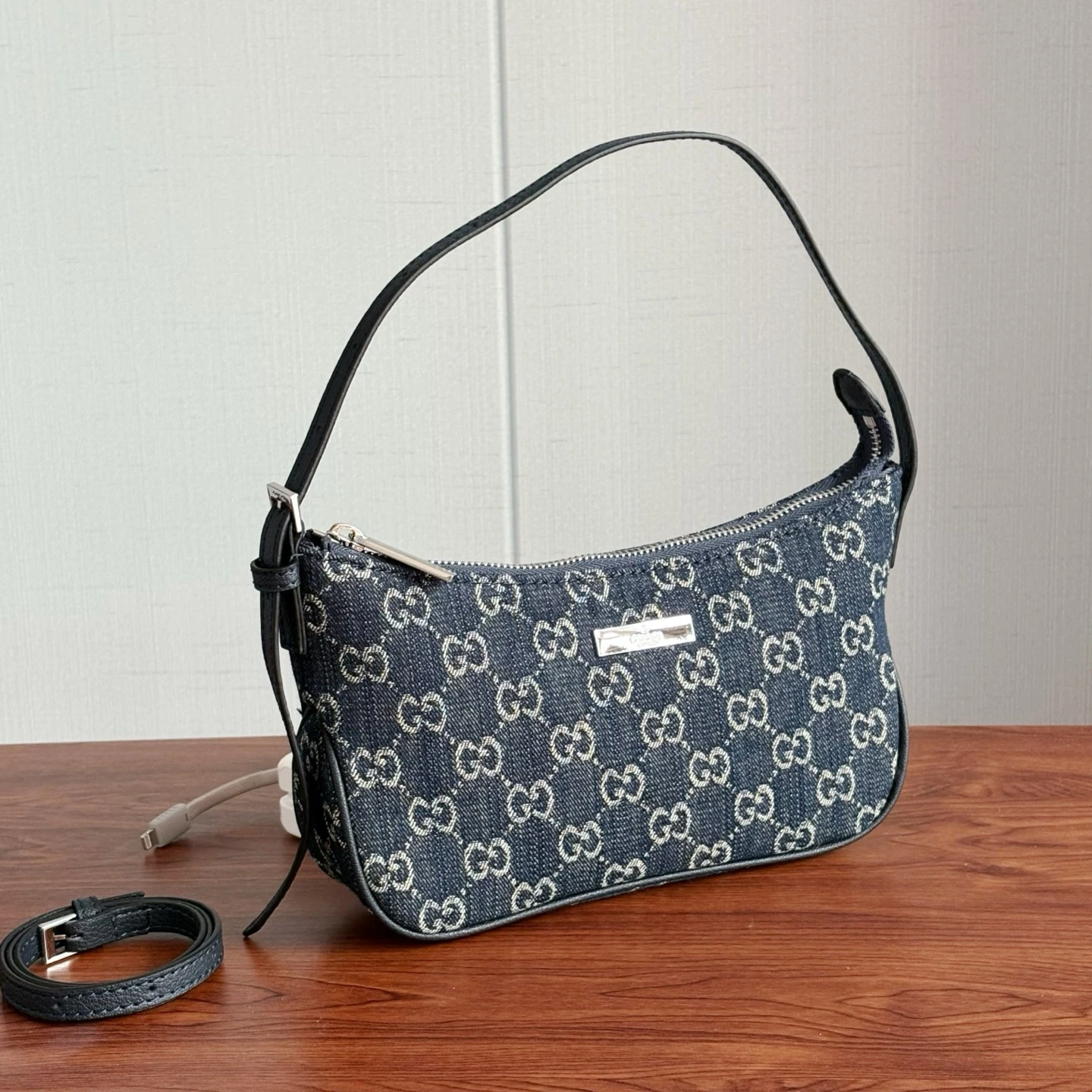 Lady Lunetta Shoulder Bag