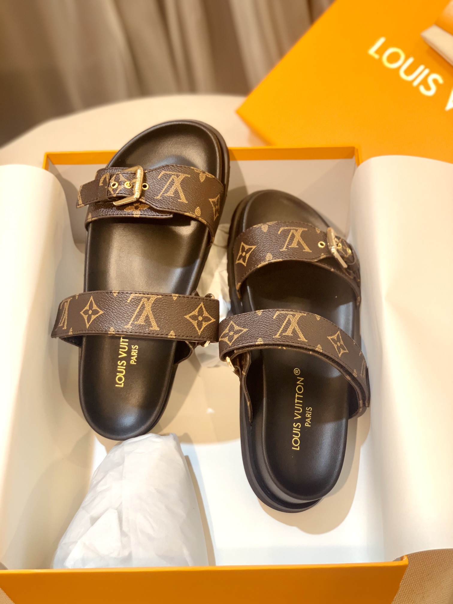 Louis Vuitton Slippers