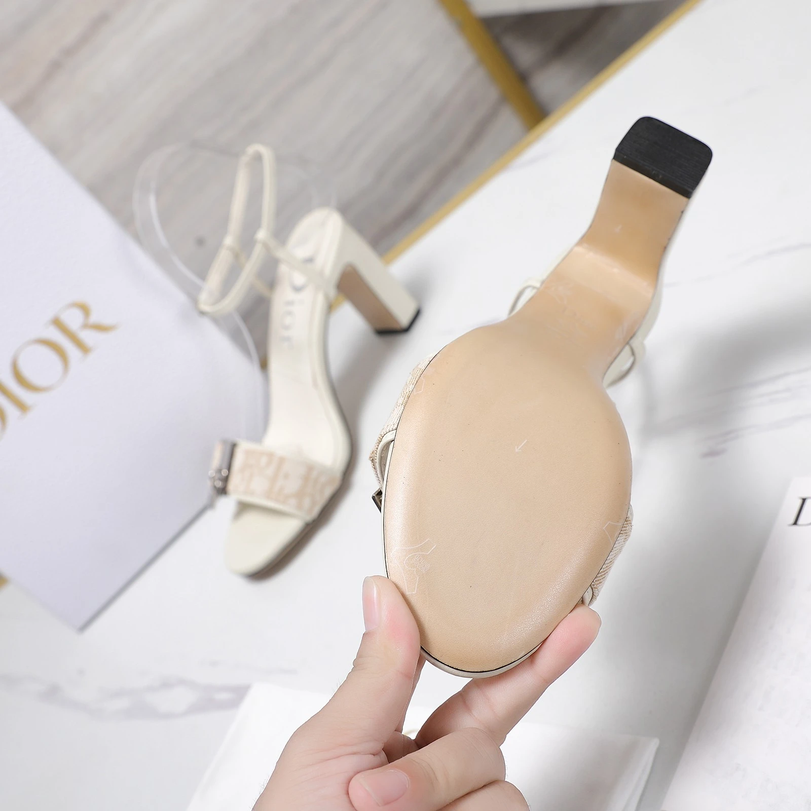 26 new Dior high-heeled sandals