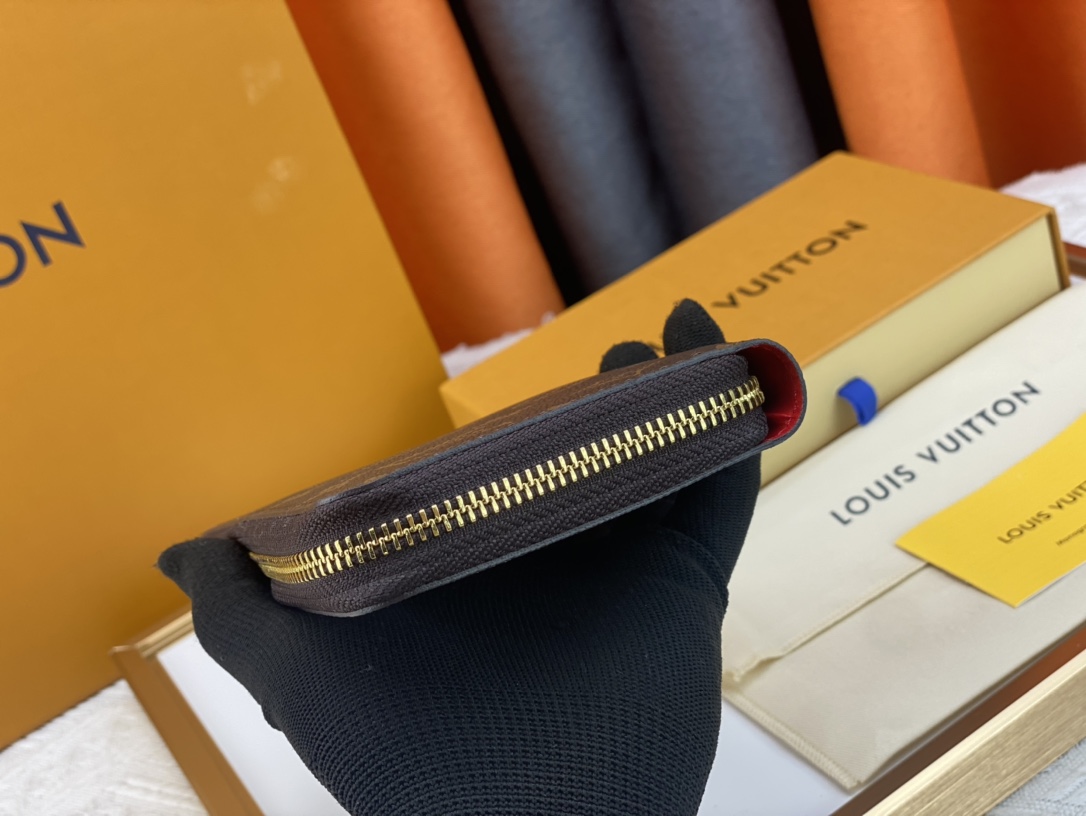 LV Vivienne Holidays