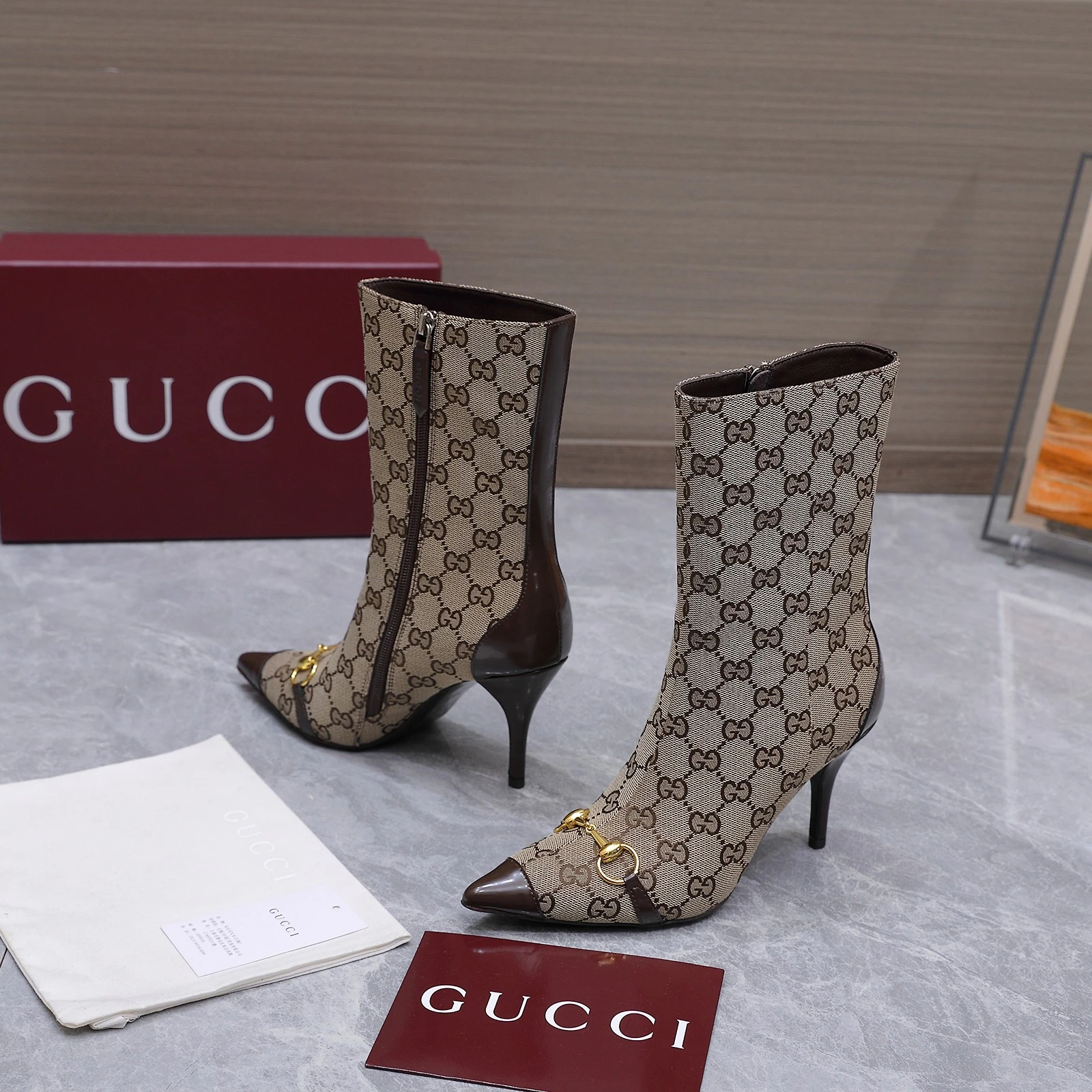 Gucci 26WF New Product Horsebit Pointed High-heeled Short Boots
