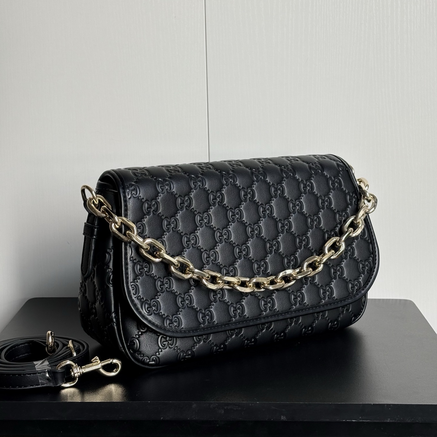 Gucci Emblem Embossing Chain Bag