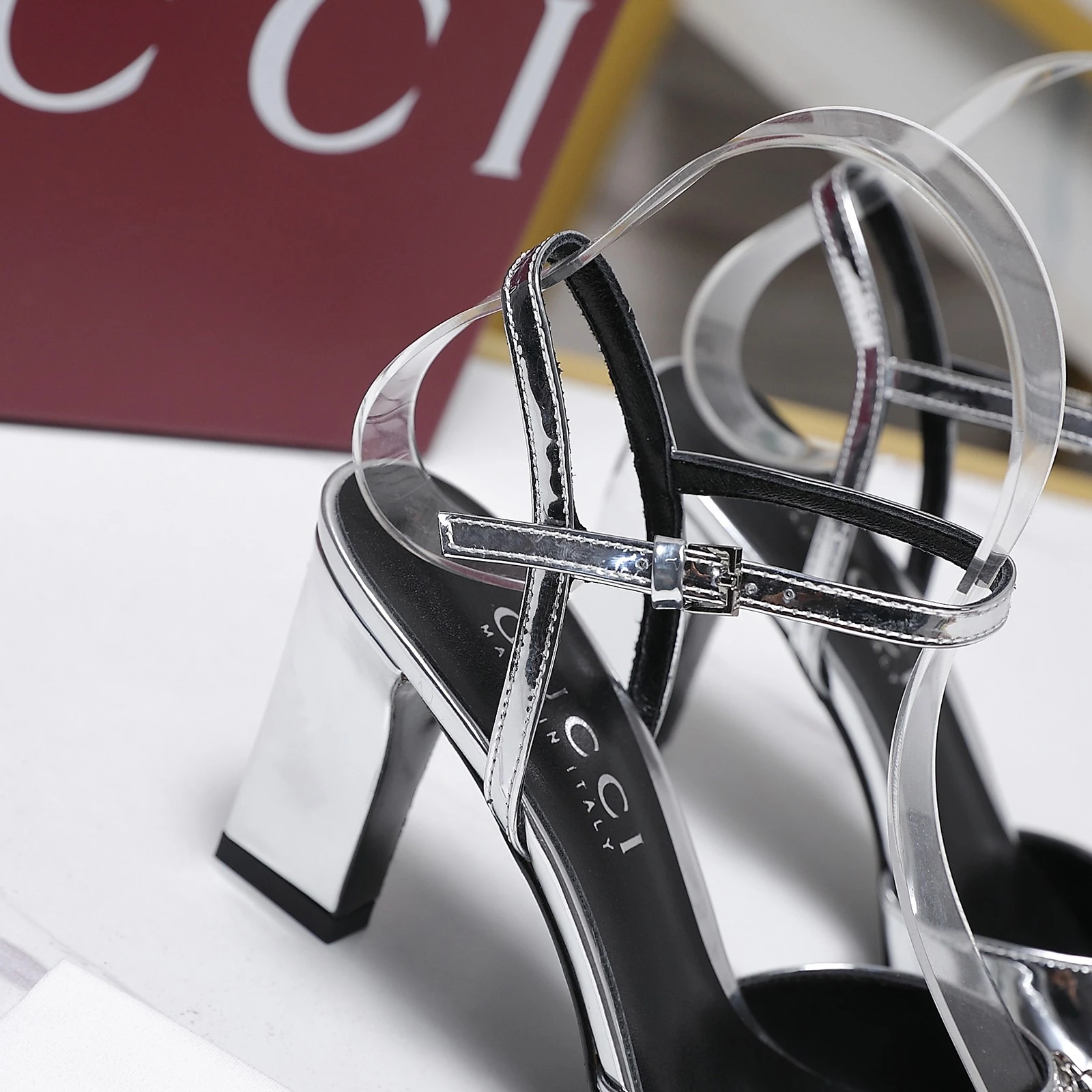 GUCCI New Spring Saddle-Strap Sandals