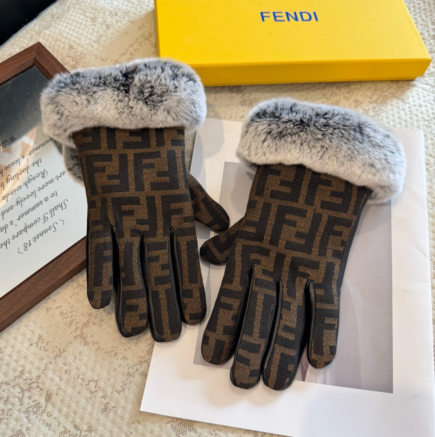 Fendi Gloves