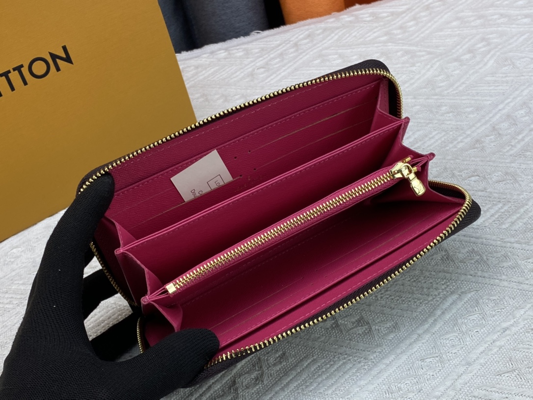 LV Vivienne Holidays