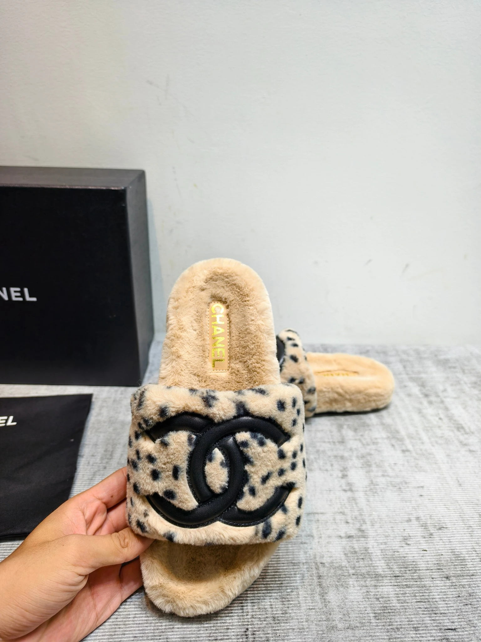 Chanel 2026 Fur slippers