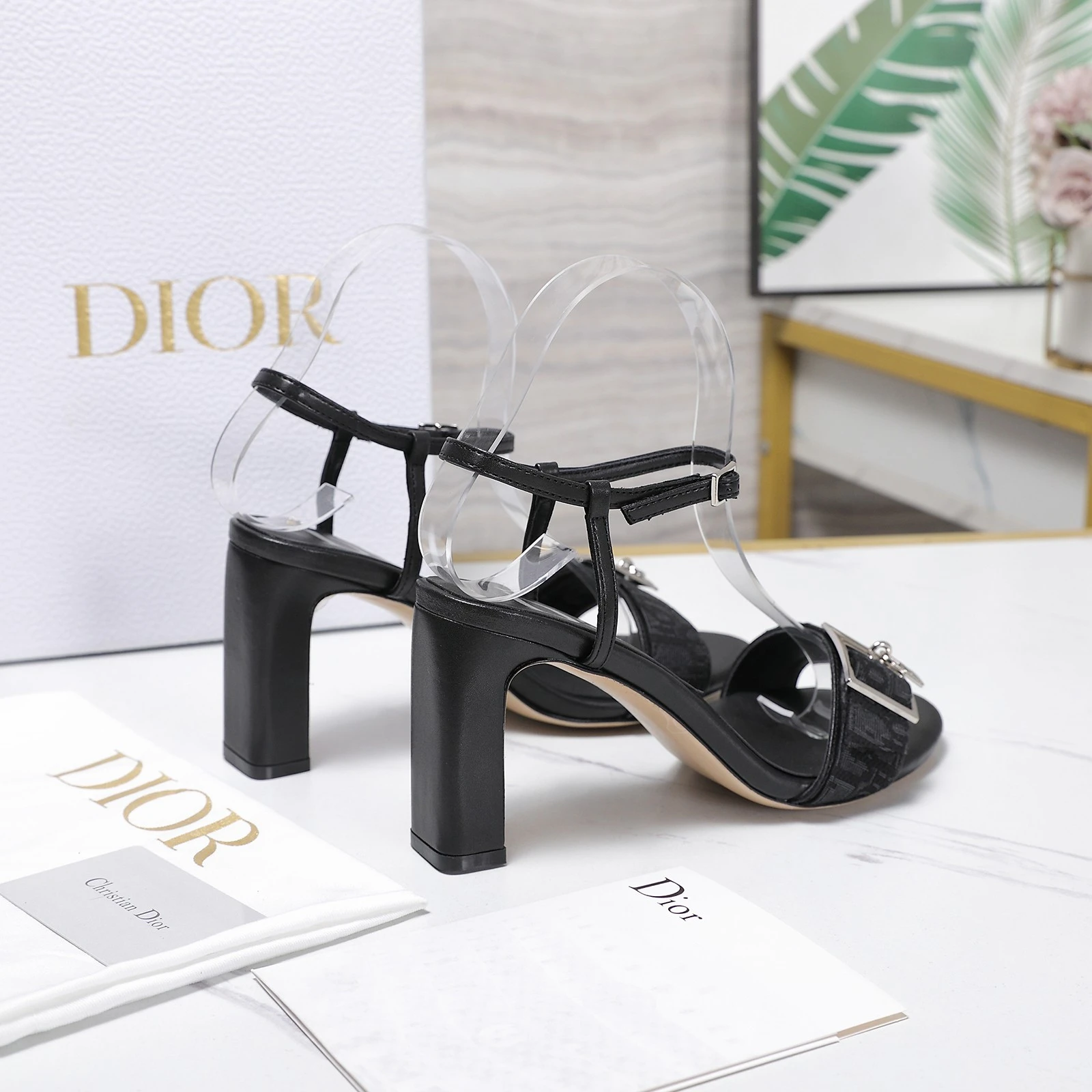 26 new Dior high-heeled sandals