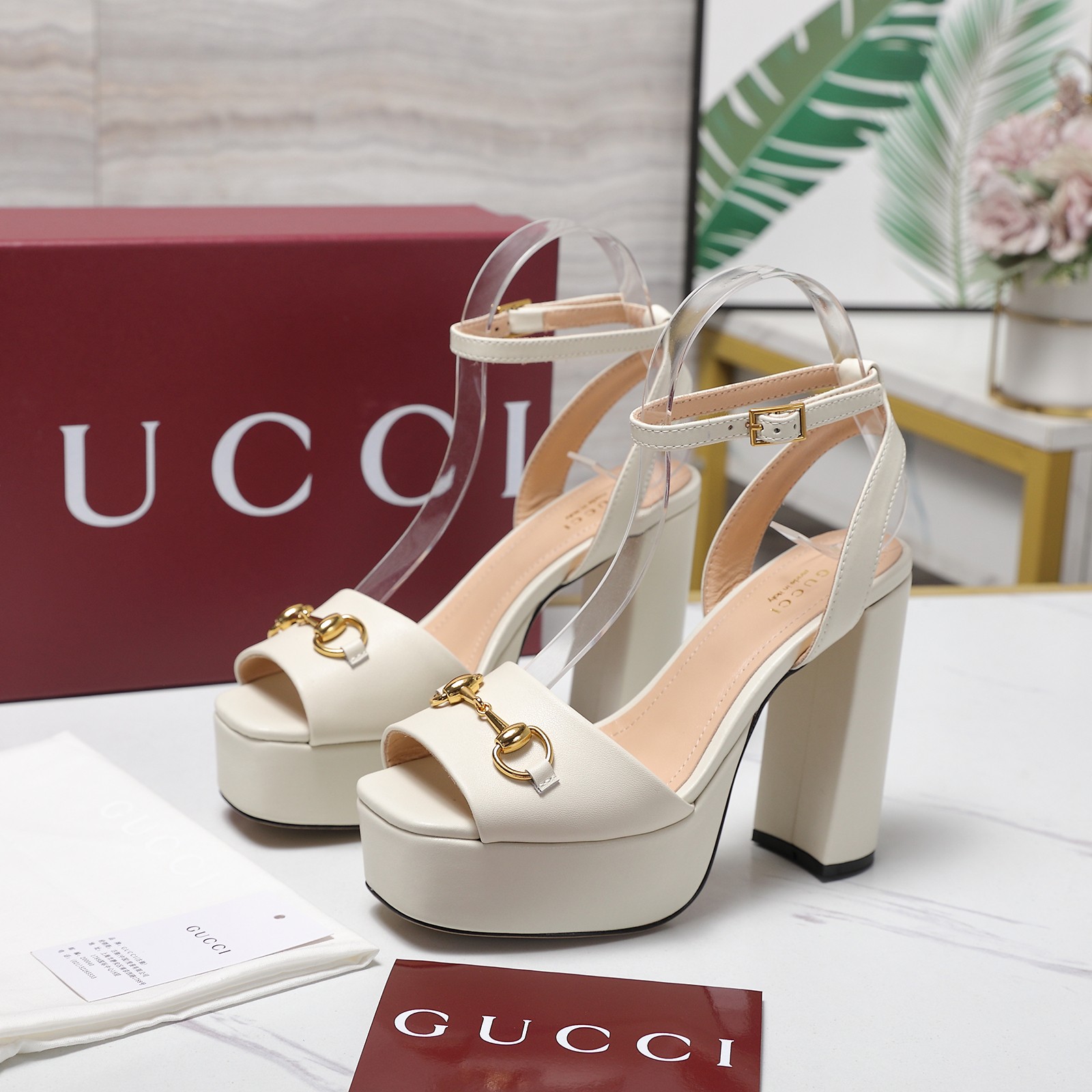 Gucci Round-toe platform high-heeled sandals